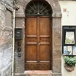公寓 La Loggia Di Portica Residenza Storica Nel Centro Di 阿西西