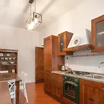 La Loggia Di Portica Residenza Storica Nel Centro Di דירה אסיסי