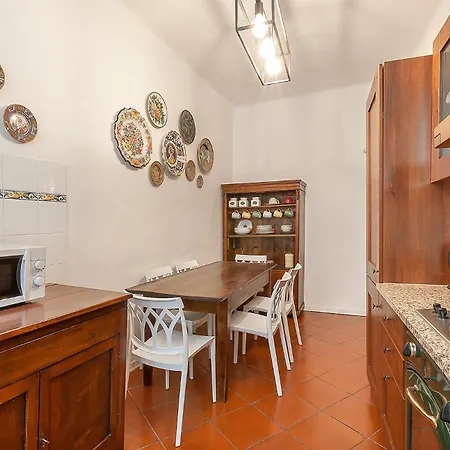 Апартаменты La Loggia Di Portica Residenza Storica Nel Centro Di *